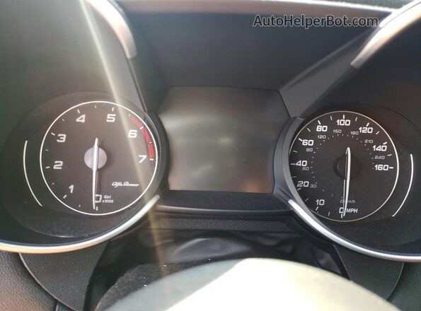 ZARFAMBN3K7605816 2019 ALFA ROMEO GIULIA Серый Вид щитка приборов