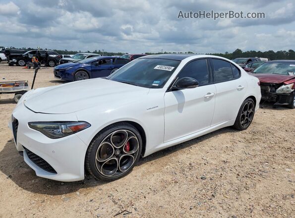ZARFAMBN3N7660416 2022 ALFA ROMEO GIULIA White წინა მარცხენა ხედი სამი მეოთხედიდან