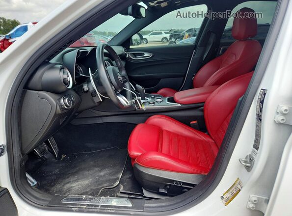 ZARFAMBN3N7660416 2022 ALFA ROMEO GIULIA White წინა სალონის ხედი