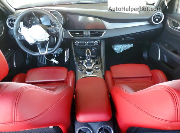 ZARFAMBN4N7656858 2022 ALFA ROMEO GIULIA Black Առջևի վահանակի տեսք