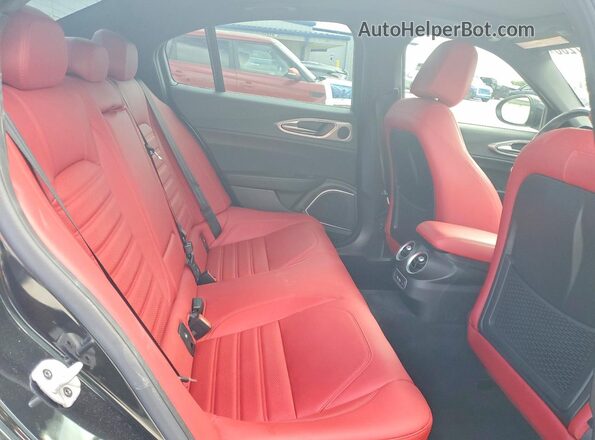 ZARFAMBN5N7665763 2022 ALFA ROMEO GIULIA Черный Вид задних сидений