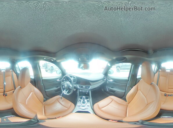 ZARFAMBN6N7654657 2022 ALFA ROMEO GIULIA Серебряный Панорамный вид салона 360°