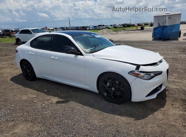 ZARFAMBN7M7644878 2021 ALFA ROMEO GIULIA Белый Передняя правая четверть