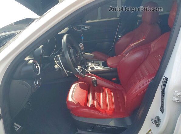 ZARFAMBN8N7665465 2022 ALFA ROMEO GIULIA White Vista interior delantera