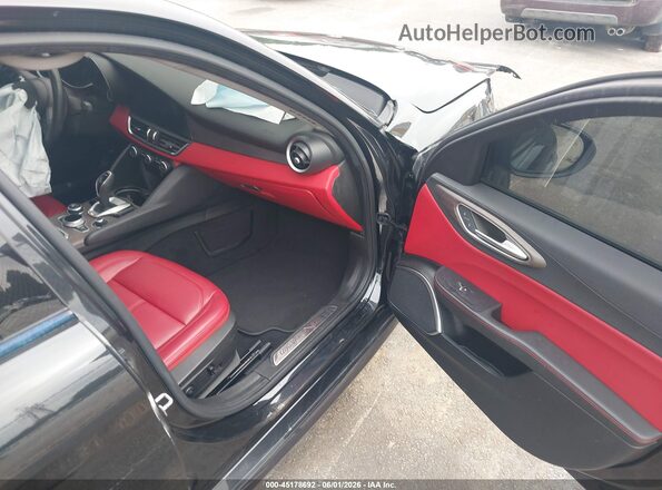 ZARFAMBN9M7644042 2021 ALFA ROMEO GIULIA Black წინა სალონის ხედი