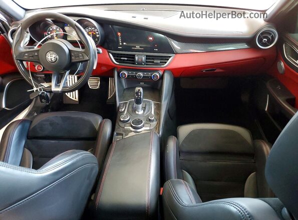 ZARFAMEV4K7599861 2019 ALFA ROMEO GIULIA Silver Vista del salpicadero
