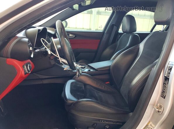 ZARFAMEV4K7599861 2019 ALFA ROMEO GIULIA Silver Vista interior delantera