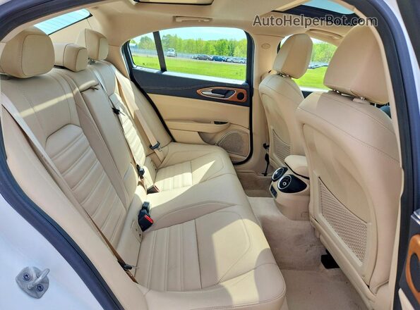 ZARFANBN8M7643793 2021 ALFA ROMEO GIULIA Белый Вид задних сидений