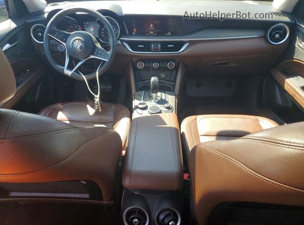 ZASFAKBN2J7B75488 2018 ALFA ROMEO STELVIO Blue Vista del salpicadero