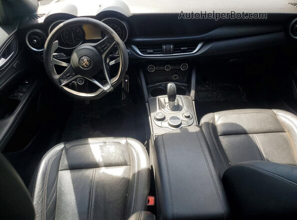 ZASFAKNN2J7B62395 2018 ALFA ROMEO STELVIO Черный Вид панели приборов