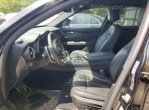 ZASFAKNN2J7B62395 2018 ALFA ROMEO STELVIO Черный Вид салона спереди