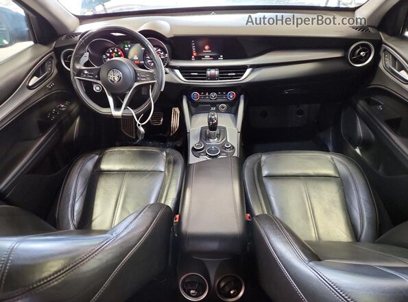 ZASFAKPN4J7C15305 2018 ALFA ROMEO STELVIO Green Вид панелі приладів