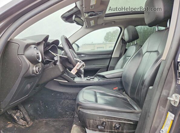 ZASPAKAN8K7C69219 2019 ALFA ROMEO STELVIO Gray Front interior view