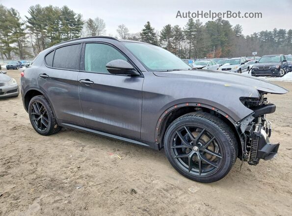 ZASPAKAN8K7C69219 2019 ALFA ROMEO STELVIO Gray Front right