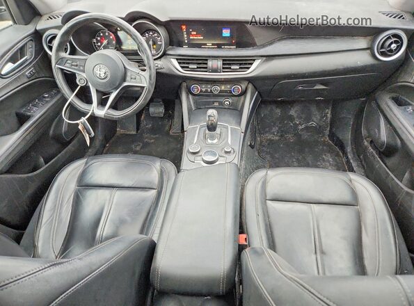 ZASPAKAN8K7C69219 2019 ALFA ROMEO STELVIO Gray Dashboard view