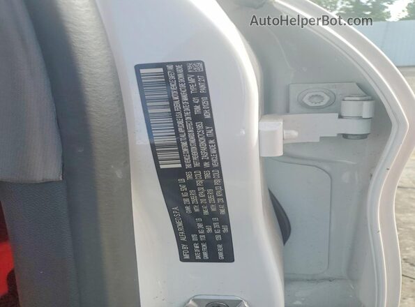ZASPAKBN3K7C51953 2019 ALFA ROMEO STELVIO White Vista del compartimento del motor