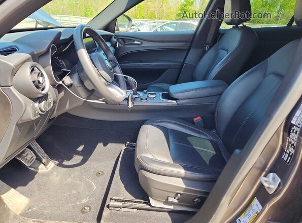 ZASPAKBN7P7D59189 2023 ALFA ROMEO STELVIO Gray Front interior view
