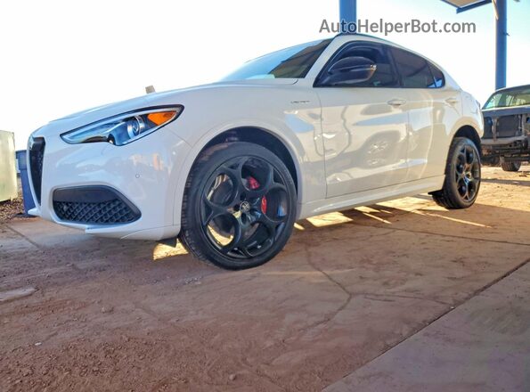ZASPAKBNXN7D47809 2022 ALFA ROMEO STELVIO White Vista tres cuartos delantera izquierda