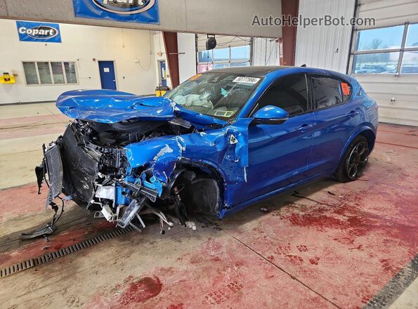 ZASPAKEV7K7C32026 2019 ALFA ROMEO STELVIO Blue Vista tres cuartos delantera izquierda