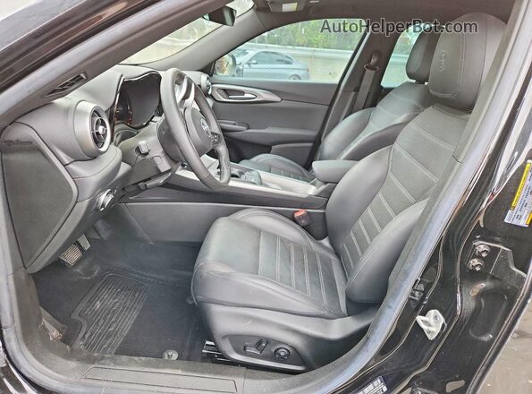 ZASPATCW5R3056948 2024 ALFA ROMEO OTHER Black Vista interior delantera