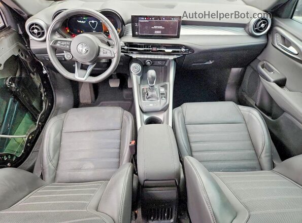 ZASPATCW5R3056948 2024 ALFA ROMEO OTHER Black Vista del salpicadero