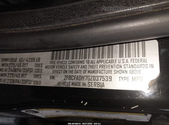 ZFBCFADH7GZ037539 2016 FIAT 500L Black Engine compartment view