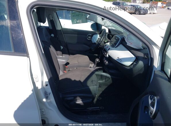 ZFBCFXAB5HP538056 2017 FIAT 500X White Вид салону спереду