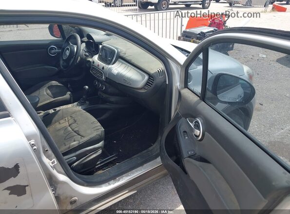 ZFBCFXAT2GP387054 2016 FIAT 500X Серебряный Вид салона спереди