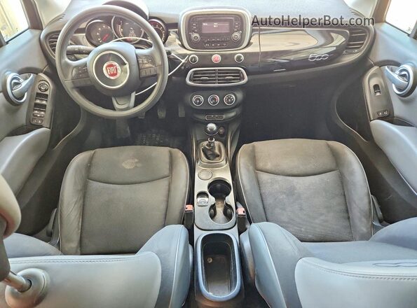 ZFBCFXAW5GP358884 2016 FIAT 500X Black Dashboard view