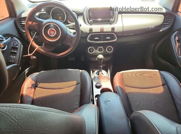 ZFBCFXCB3HP629792 2017 FIAT 500X Brown Widok deski rozdzielczej