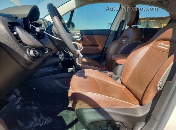 ZFBCFXET0GP327770 2016 FIAT 500X Белый Вид салона спереди