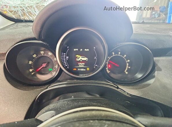 ZFBCFYCB1JP712147 2018 FIAT 500X Red Widok zestawu wskaźników
