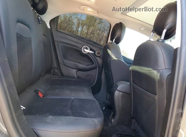 ZFBCFYCB5JP643916 2018 FIAT 500X Charcoal Widok wnętrza z tyłu