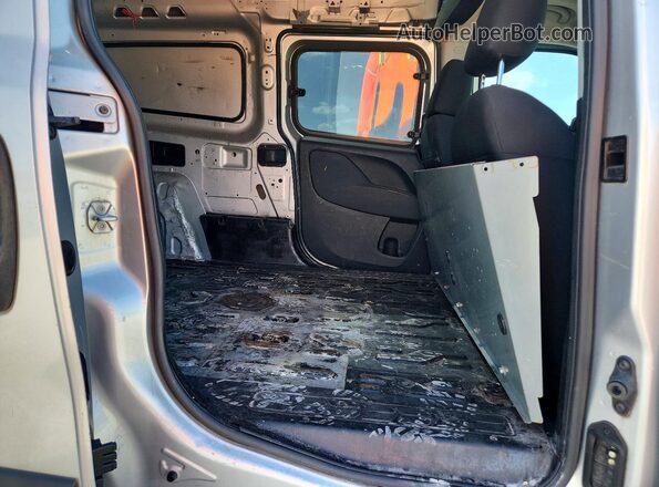 ZFBERFBT5G6C43466 2016 RAM PROMASTER Серебряный Вид задних сидений