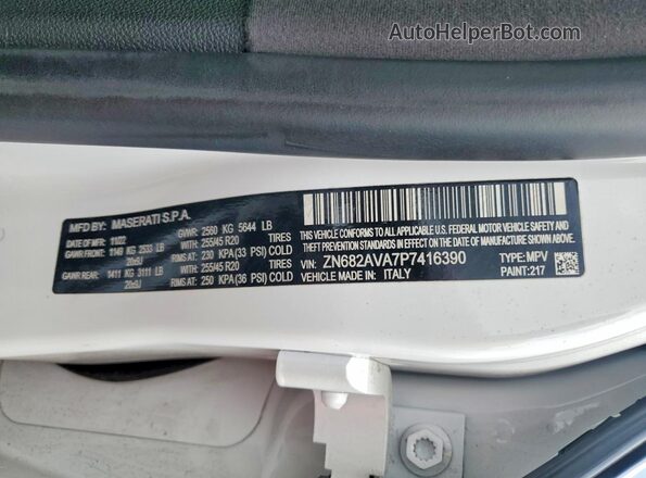ZN682AVA7P7416390 2023 MASERATI GRECALE White Widok komory silnika