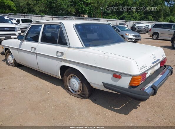 1976 MERCEDES-BENZ 300  