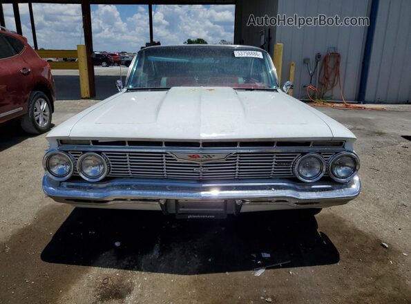 11737L153934 1961 CHEVROLET IMPALA Белый Вид спереди