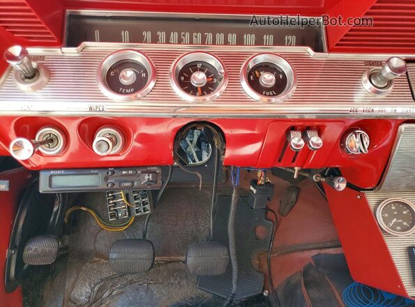11737L153934 1961 CHEVROLET IMPALA Белый Вид щитка приборов