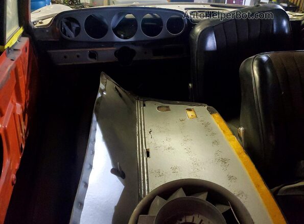 119301300 1969 PORSCHE 911 Gray Dashboard view
