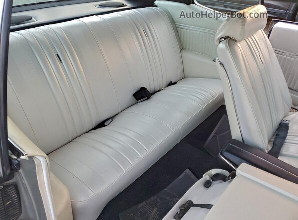136370L163779 1970 CHEVROLET CHEVELLE Silver Widok tylnych siedzeń
