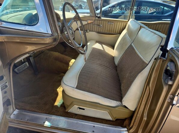 X8SX704466 1958 FORD SADAN Tan Widok deski rozdzielczej