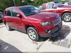 2016 Jeep Compass Latitude Maroon vin: 1C4NJCEAXGD789735