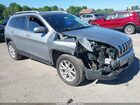 2017 Jeep Cherokee Latitude 4x4 Silver vin: 1C4PJMCB7HW617971