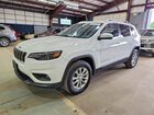 2019 Jeep Cherokee Latitude White vin: 1C4PJMCB7KD136914