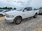 2018 Ram 1500 Laramie White vin: 1C6RR7NG4JS306286