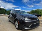 2017 Chrysler Pacifica Touring L Gray vin: 2C4RC1BG8HR803588