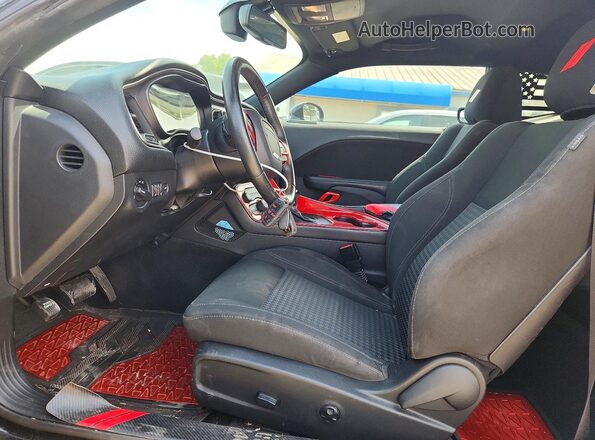 2C3CDZAG0GH275590 2016 DODGE CHALLENGER Черный Вид салона спереди