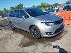 2020 Chrysler Pacifica Touring L Silver vin: 2C4RC1BG0LR290636