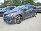 2020 Chrysler Pacifica Touring L Gray vin: 2C4RC1BG1LR176497