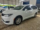 2020 Chrysler Pacifica Touring L White vin: 2C4RC1BG4LR130548